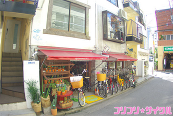 ひく～い天井の可愛いお店☆