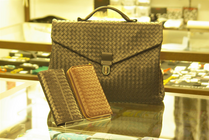 BOTTEGA　VENETAのバッグと財布
