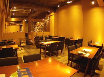 和風でモダンな店内