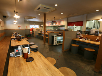 広くて明るい店内