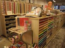 和紙やファンシーペーパーなど豊富な品揃え